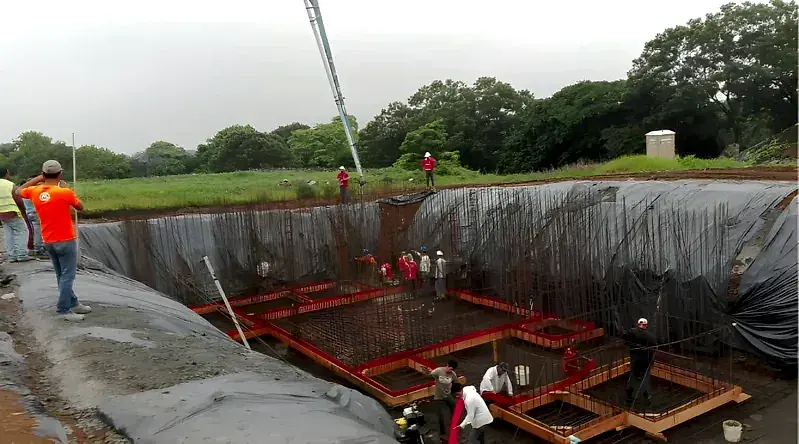 Junta fría con waterstop de PVC en un muro de concreto