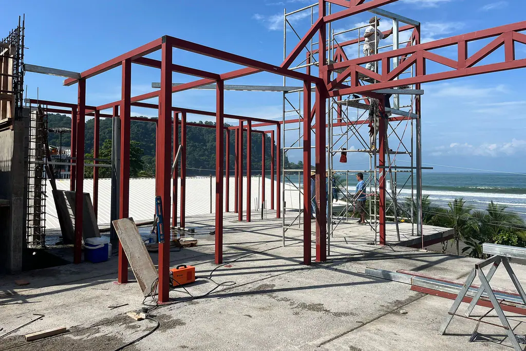 Tercer piso en hierro galvanizado, con vista al mar