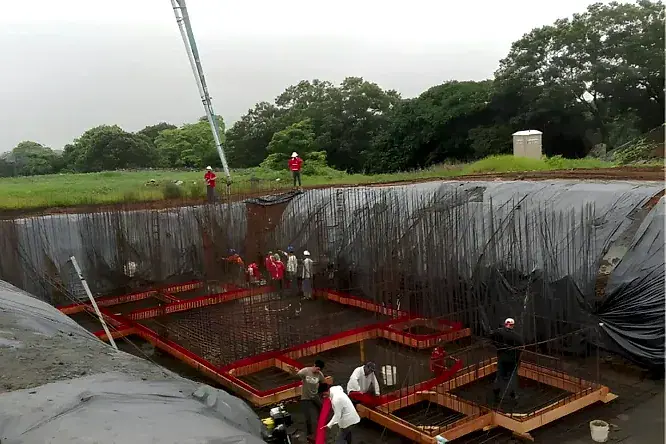 Juntas frías con waterstop antes de levantar las paredes