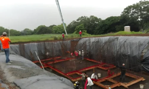 Construcción de cimentación para planta de tratamiento con waterstop en concreto para obra en Costa Rica